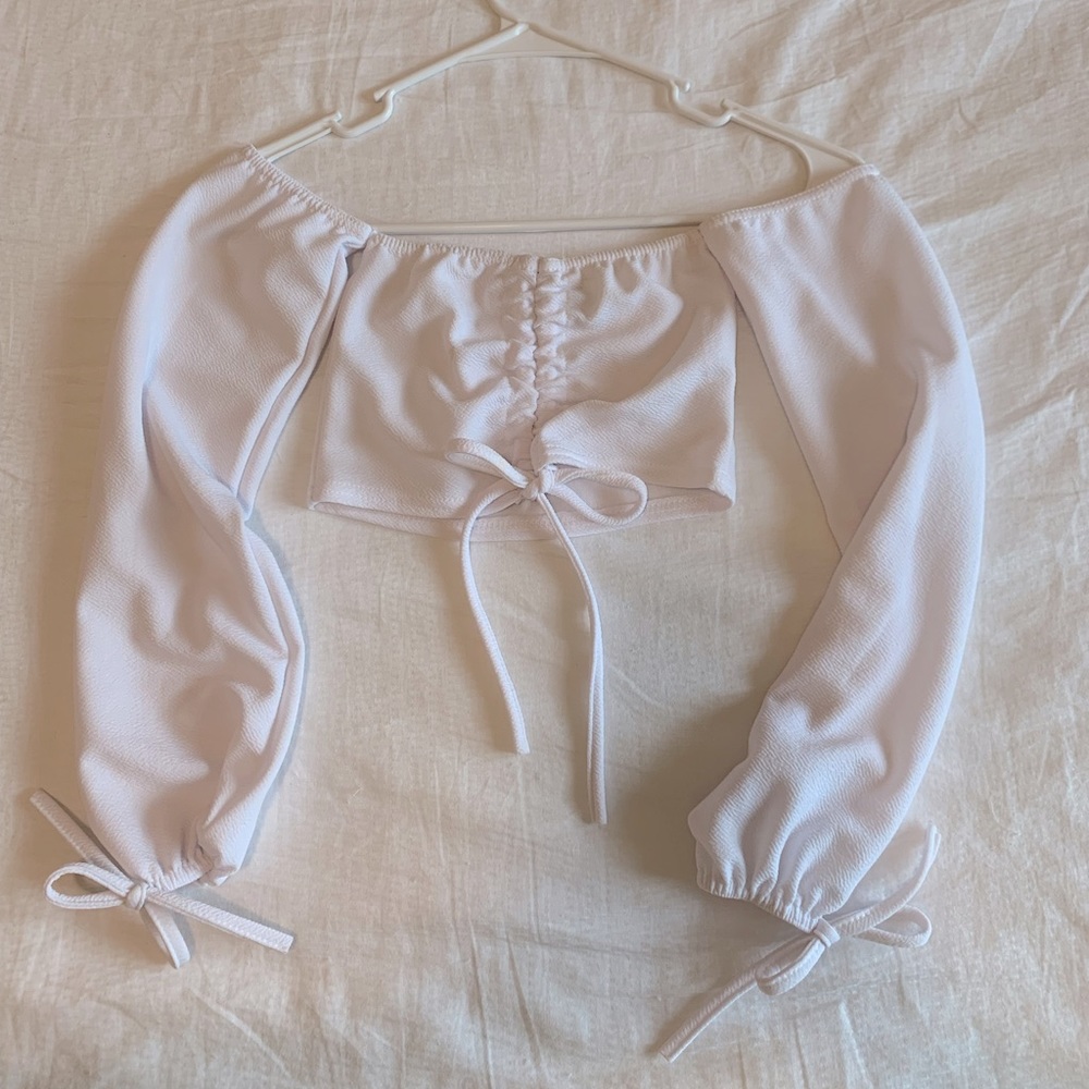 White small lace detail white top